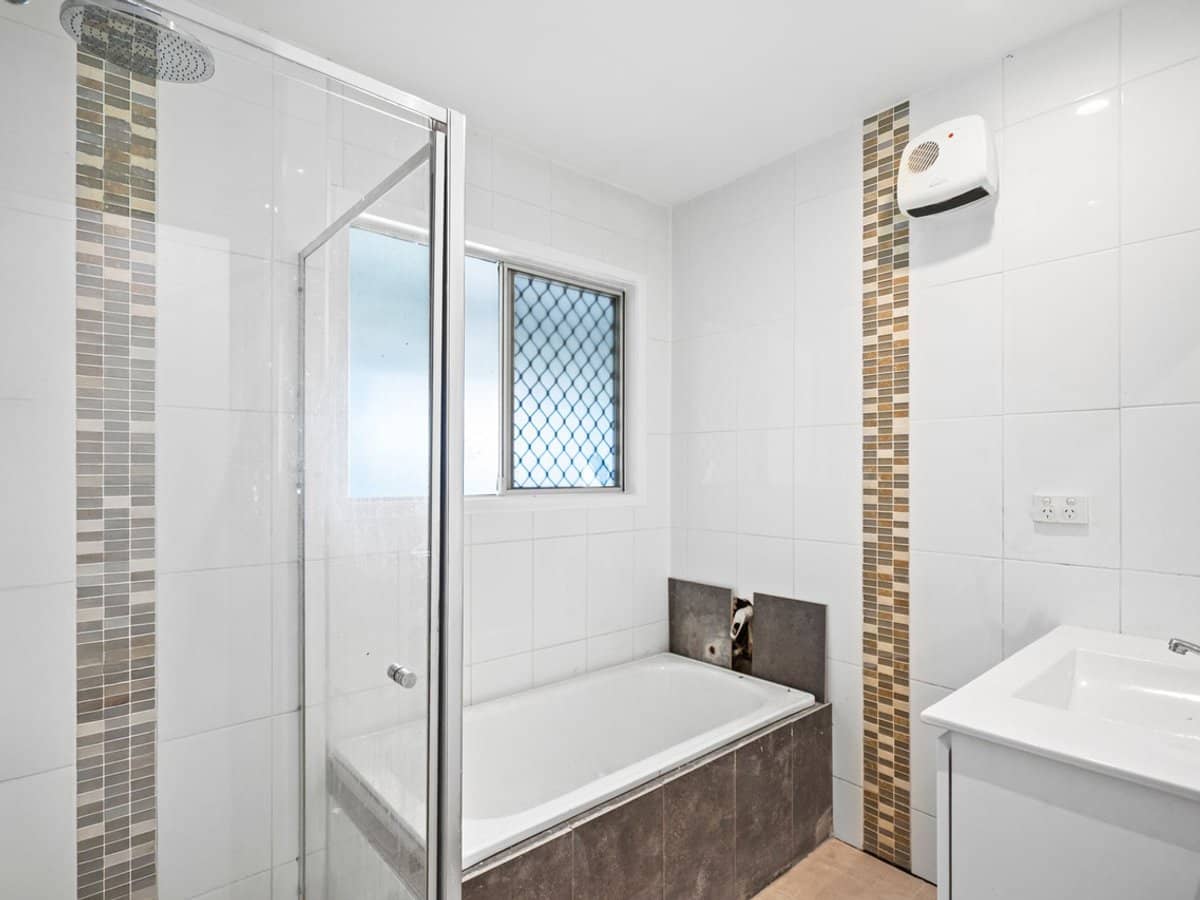 112 Station Road, LOGANLEA - Thumbnail 14