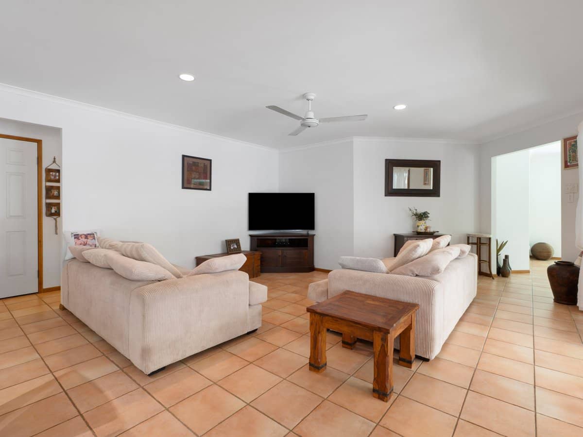 30 Lake Entrance Boulevard, NOOSAVILLE - Thumbnail 6