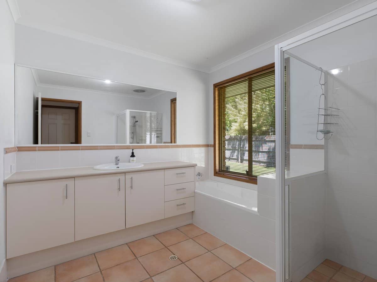 30 Lake Entrance Boulevard, NOOSAVILLE - Thumbnail 10