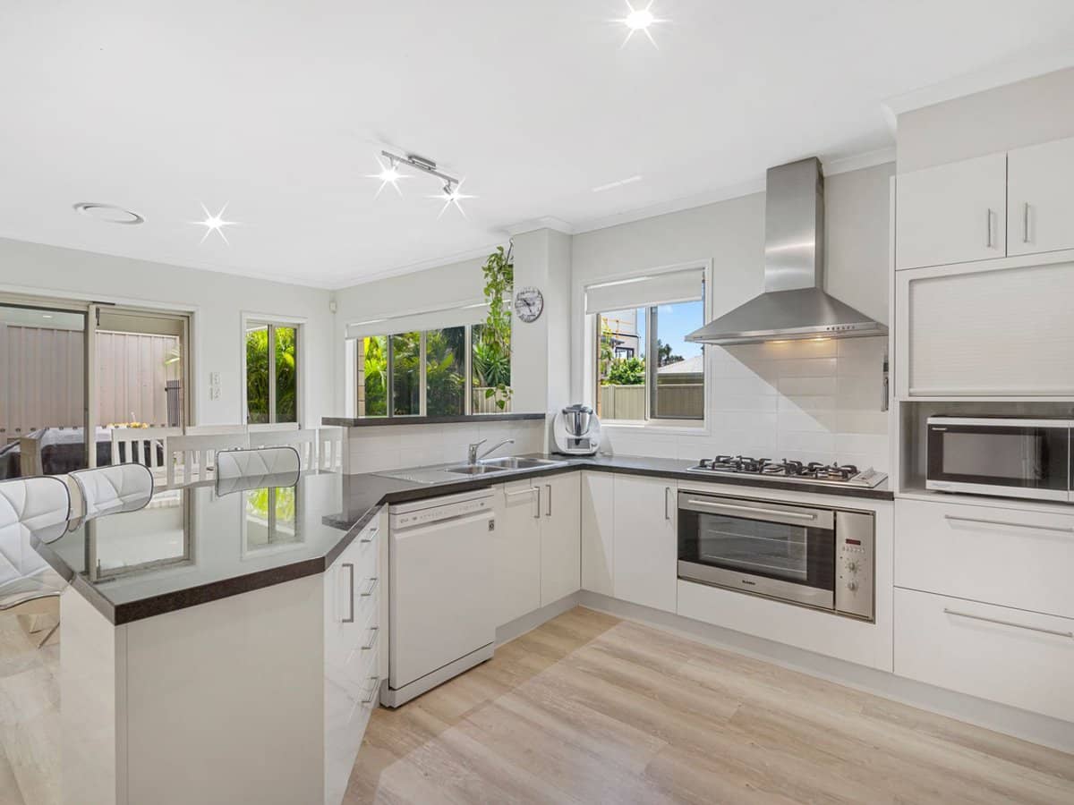 28 Giordano Place, BELMONT - Thumbnail 4