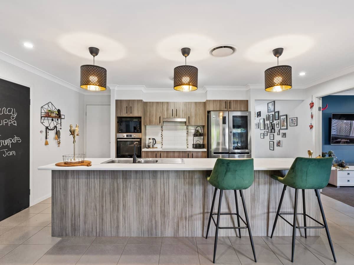 31 Cimmaron Circuit, THORNLANDS - Thumbnail 2