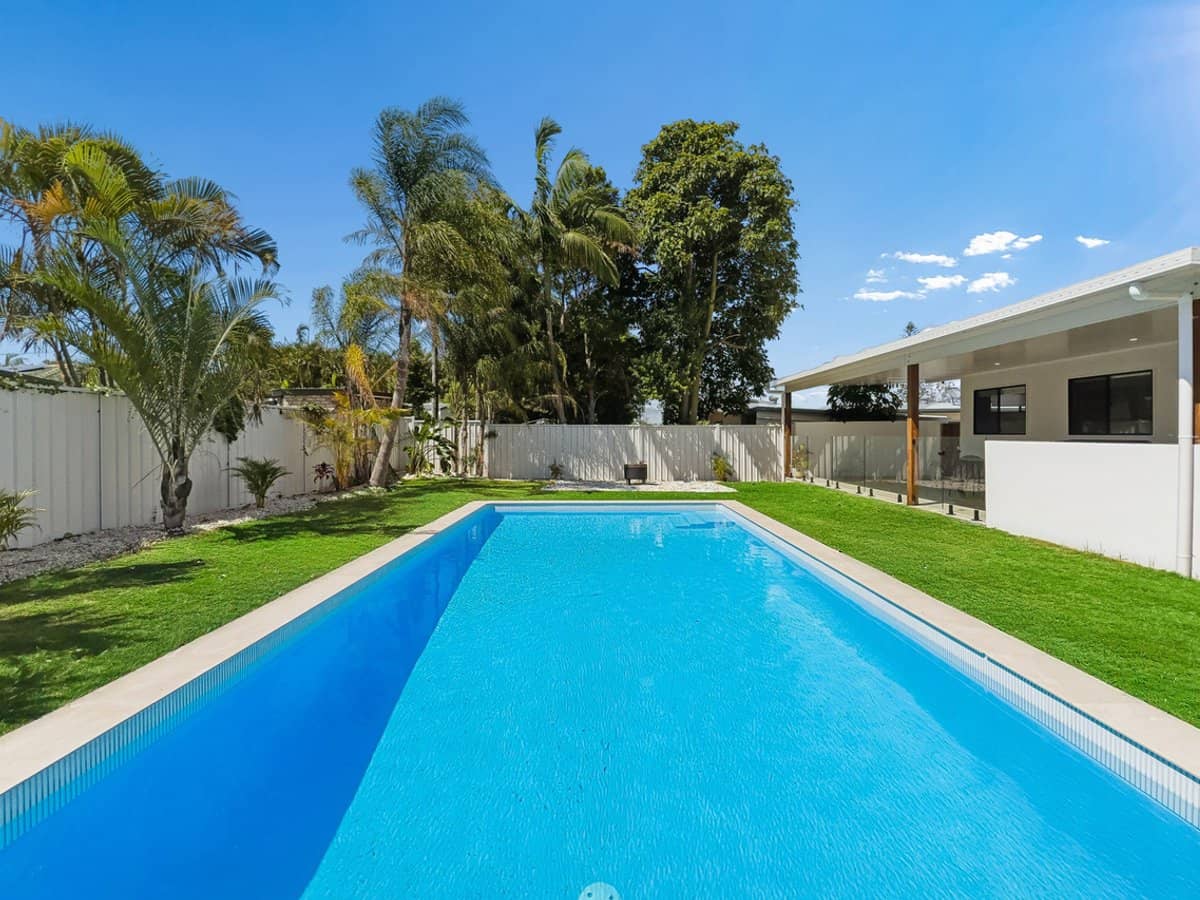 17 Rodlan Parade, LABRADOR - Thumbnail 10