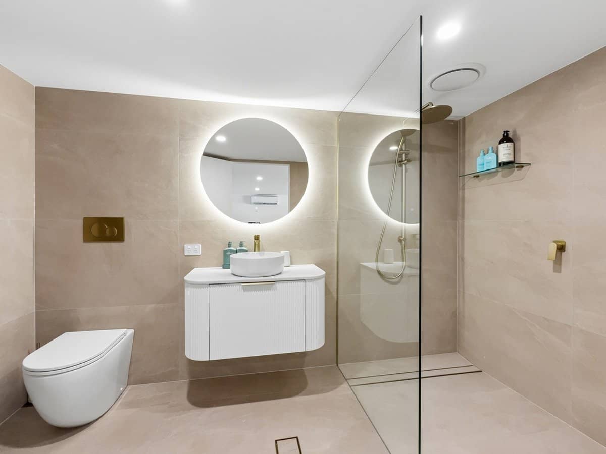 17 Rodlan Parade, LABRADOR - Thumbnail 17