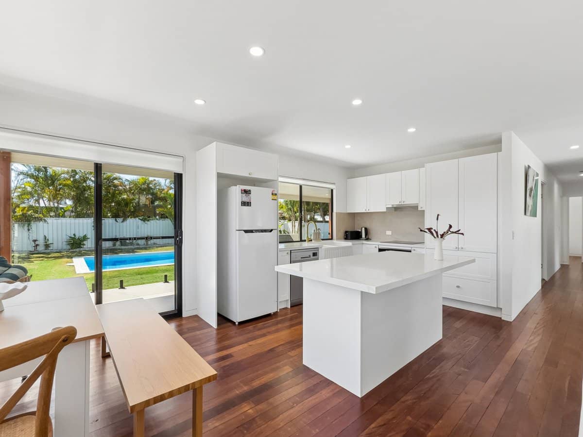 17 Rodlan Parade, LABRADOR - Thumbnail 5