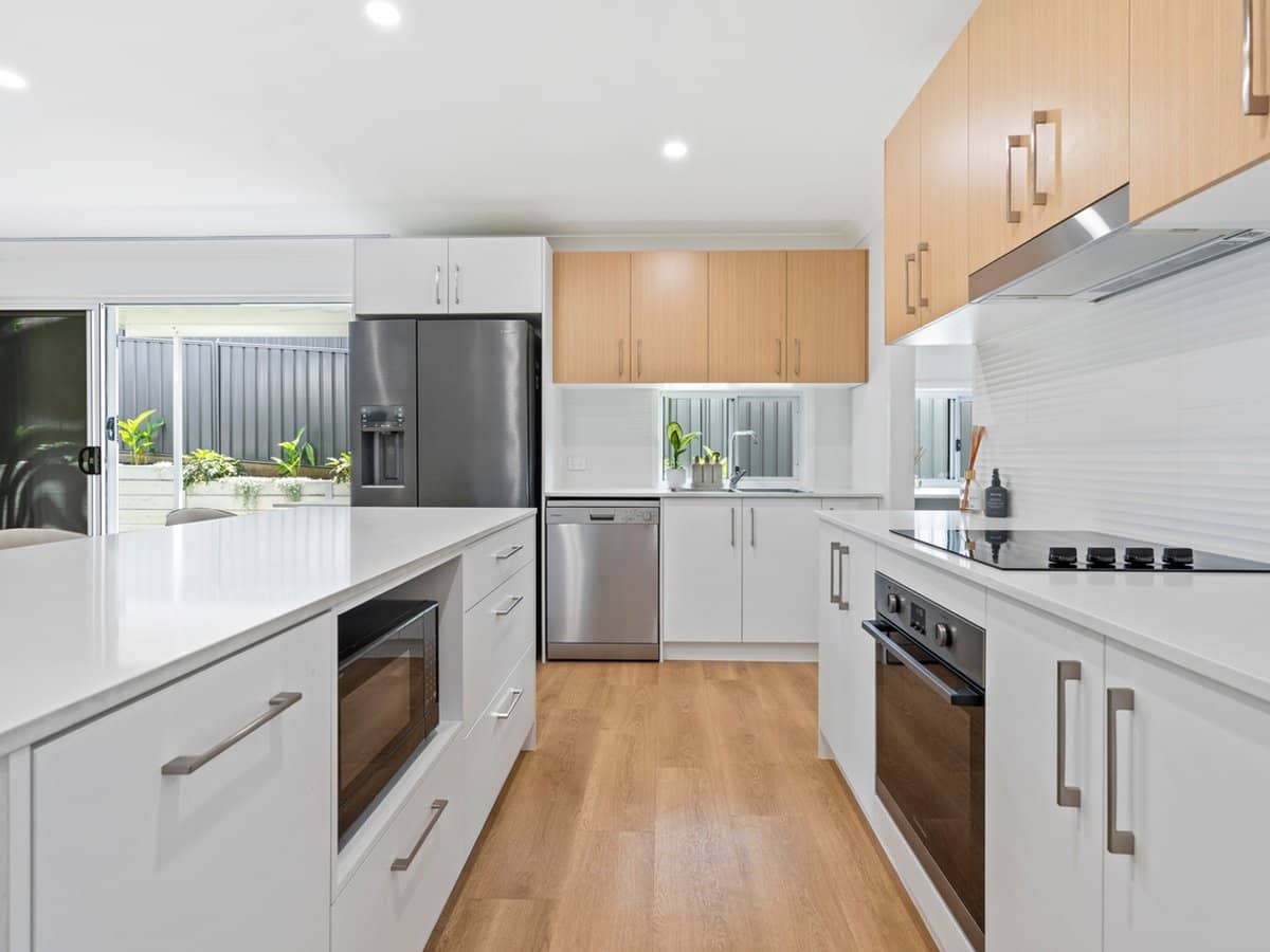 7A Joanne Crescent, THORNLANDS - Thumbnail 4