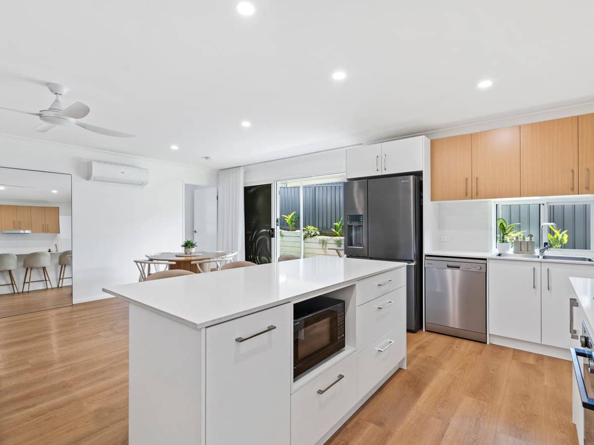 7A Joanne Crescent, THORNLANDS - Thumbnail 5