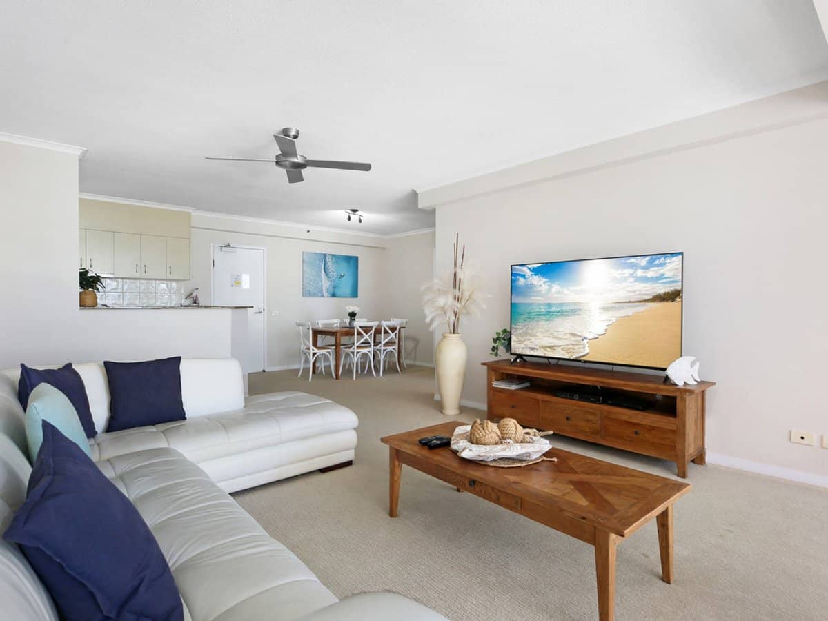 186 The Esplanade, Burleigh Heads - Thumbnail 4