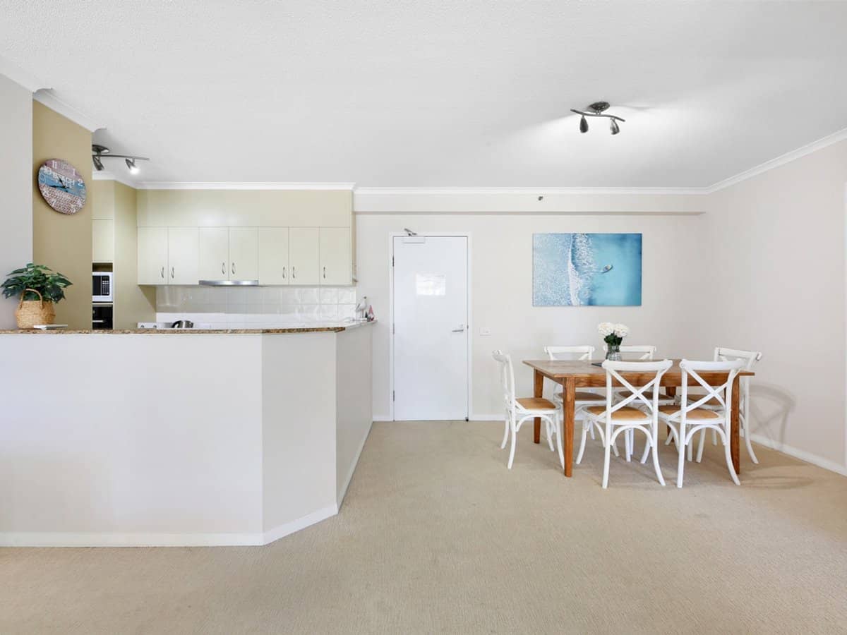 186 The Esplanade, Burleigh Heads - Thumbnail 5