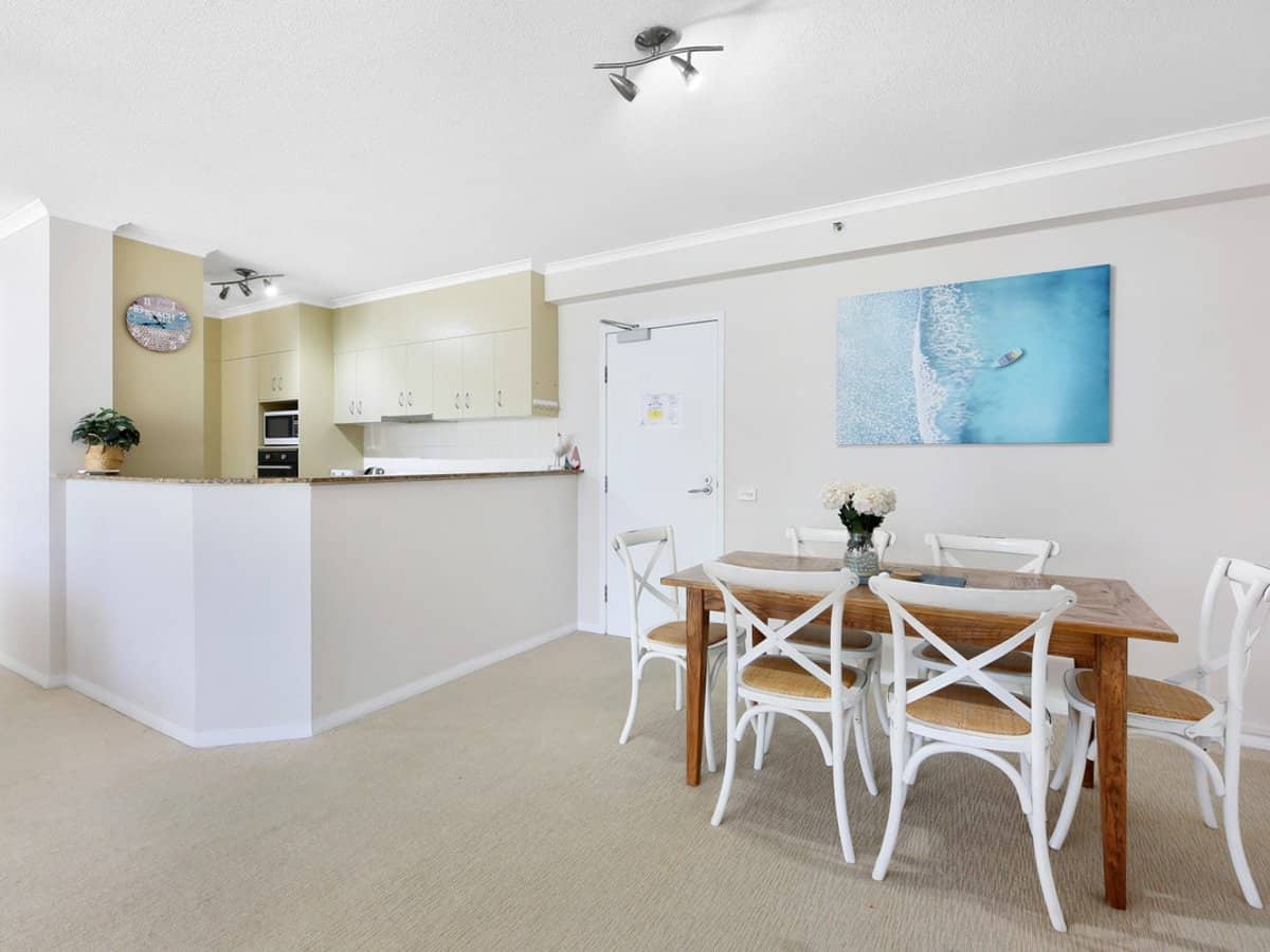 186 The Esplanade, Burleigh Heads - Thumbnail 6