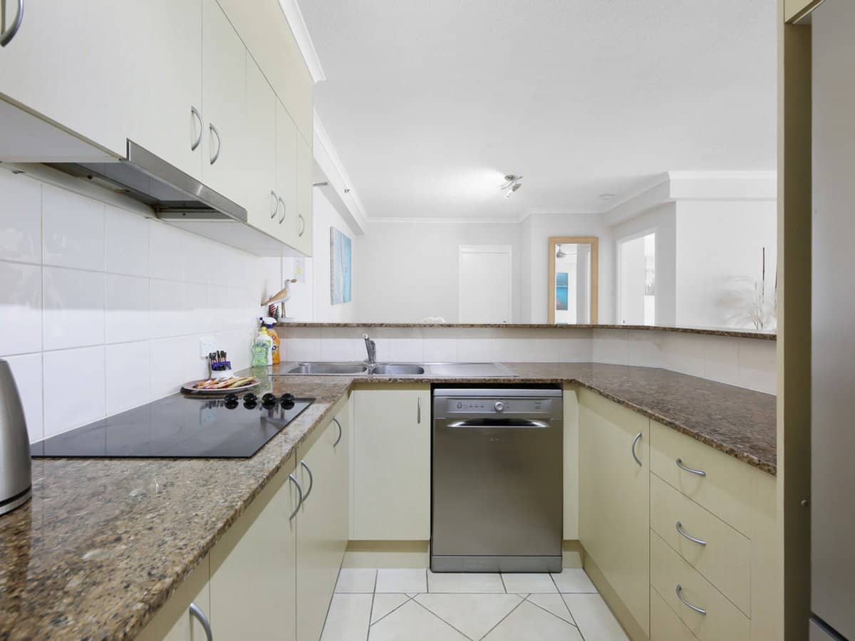 186 The Esplanade, Burleigh Heads - Thumbnail 7