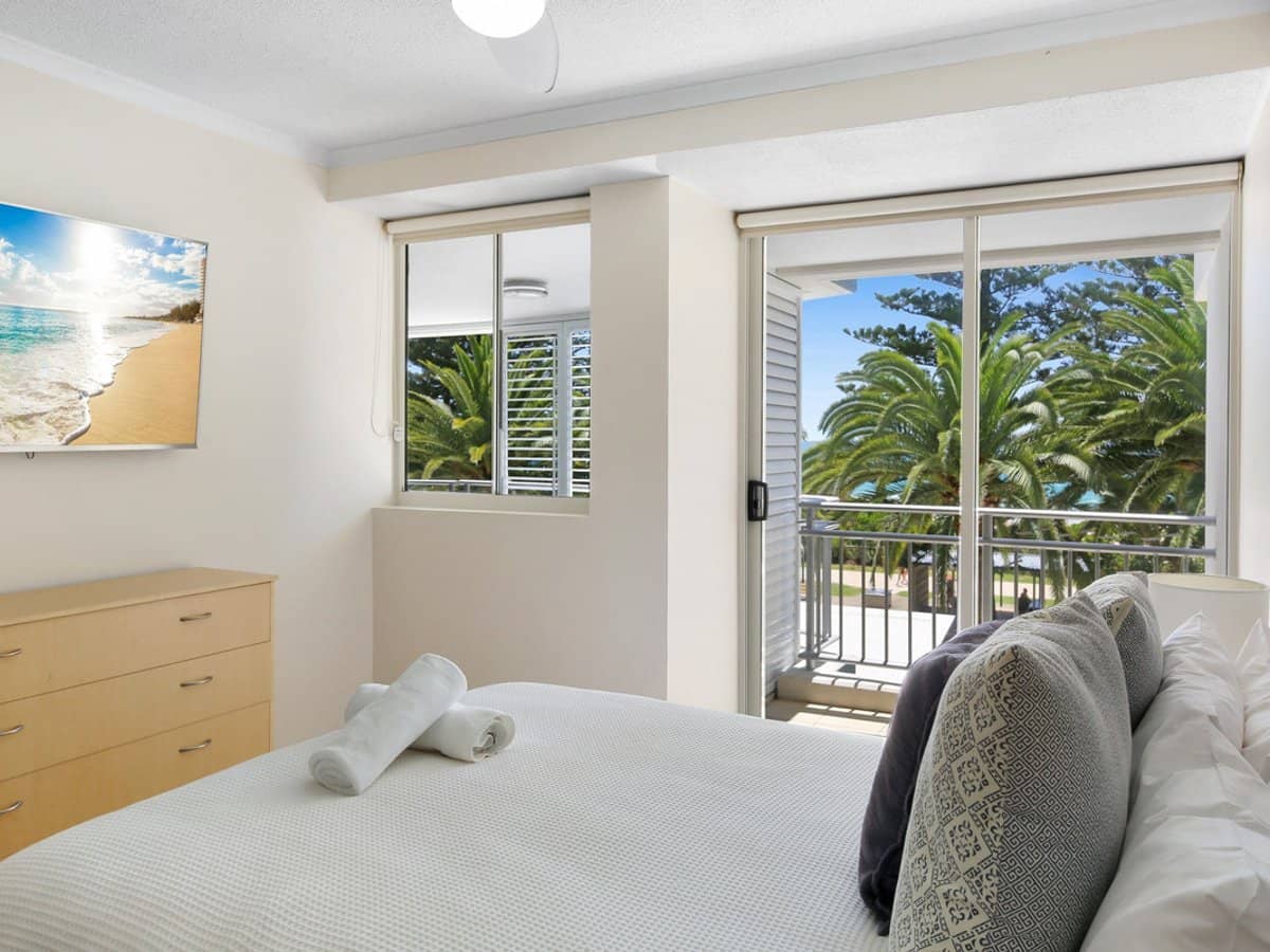 186 The Esplanade, Burleigh Heads - Thumbnail 12