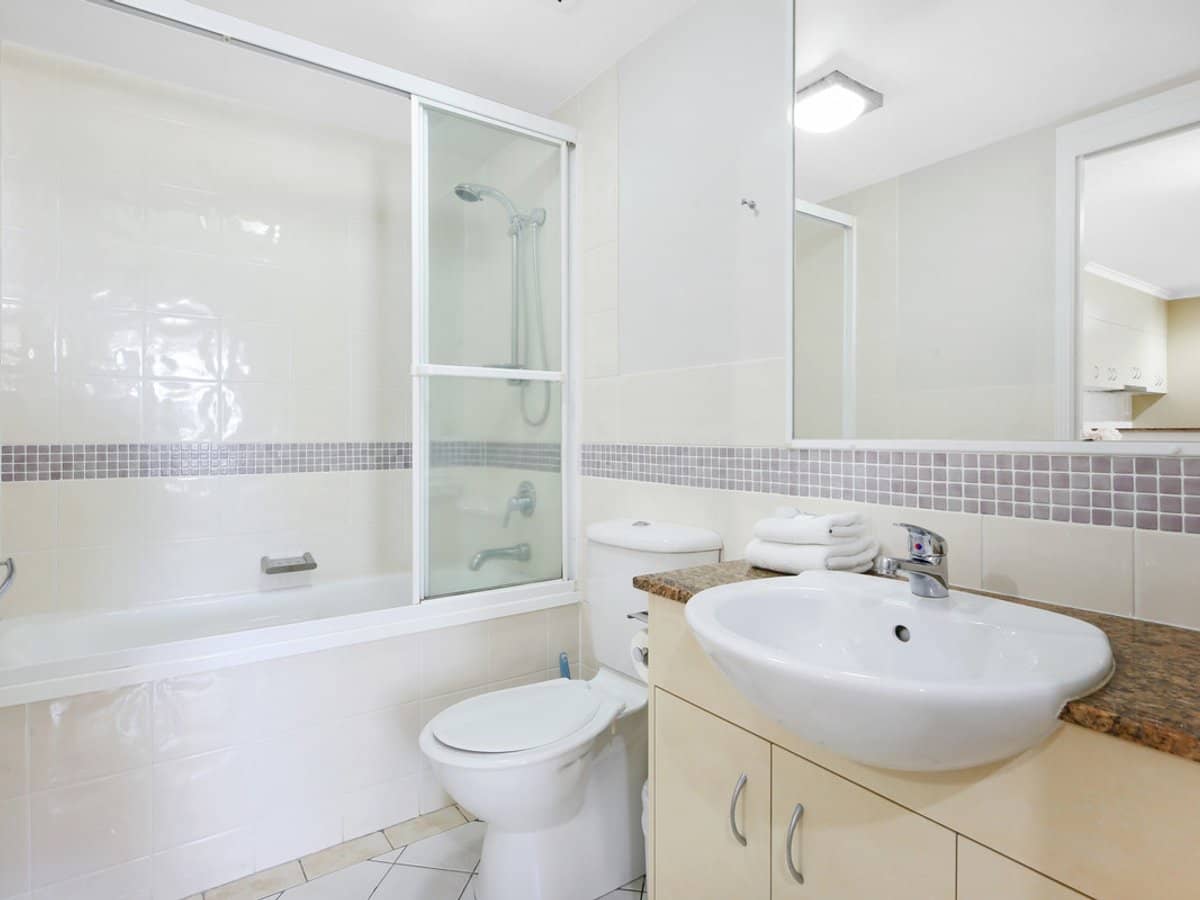 186 The Esplanade, Burleigh Heads - Thumbnail 13