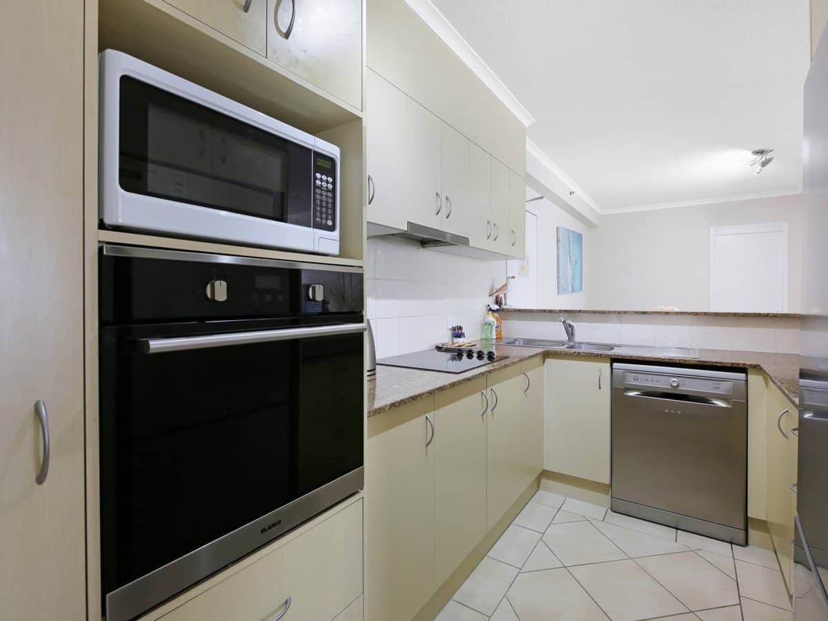 186 The Esplanade, Burleigh Heads - Thumbnail 15