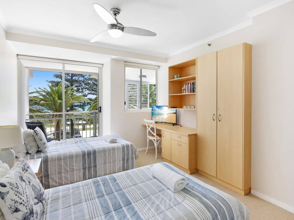 186 The Esplanade, Burleigh Heads - Thumbnail 17