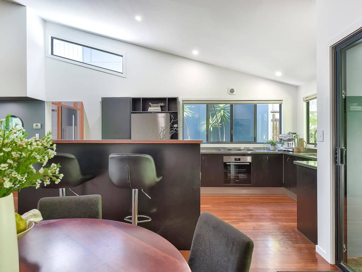 17 Davander Close, THE GAP - Thumbnail 3