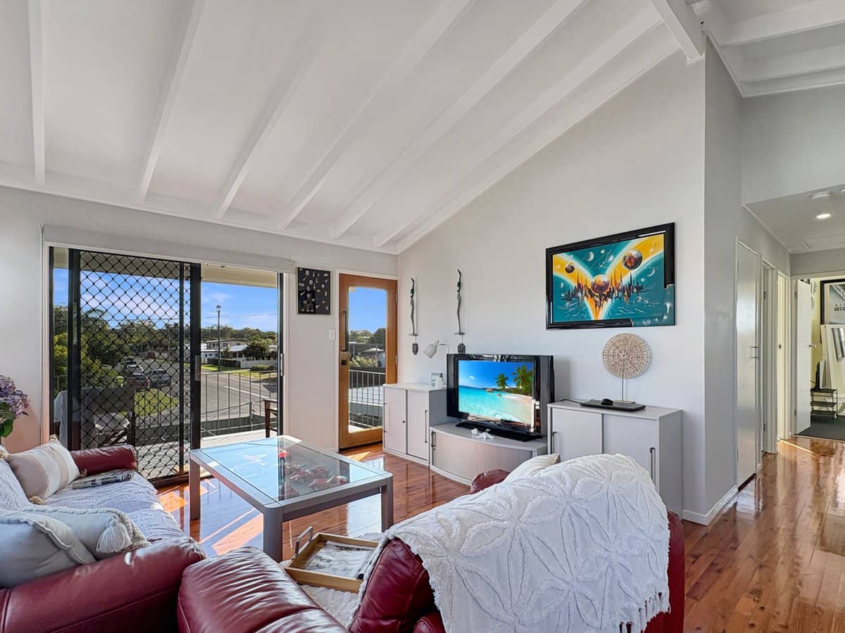 21 Bucknor Drive, DECEPTION BAY - Thumbnail 13