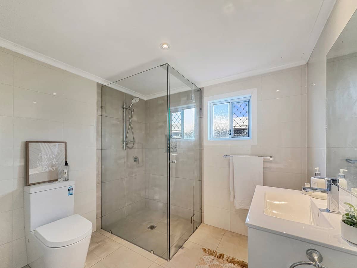 21 Bucknor Drive, DECEPTION BAY - Thumbnail 20