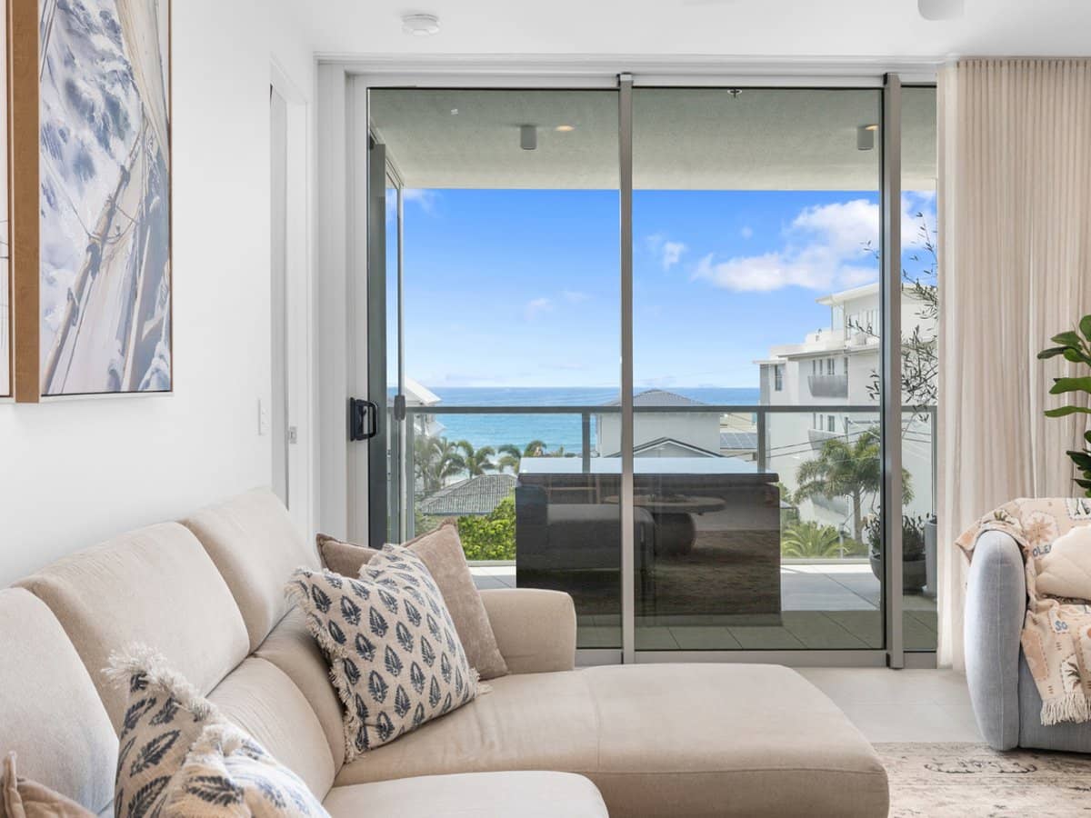 303/1 Tenth Avenue, Palm Beach - Thumbnail 3