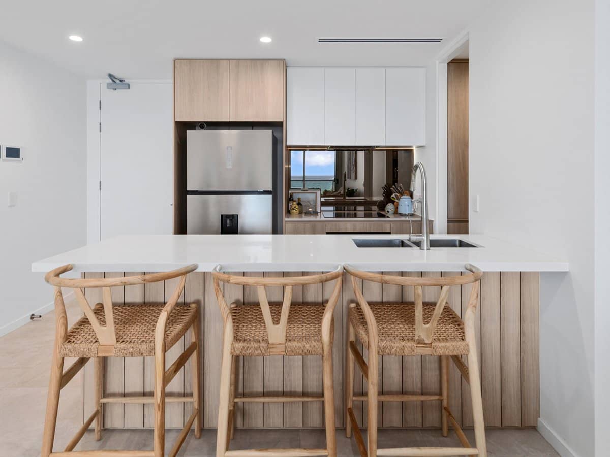 303/1 Tenth Avenue, Palm Beach - Thumbnail 4