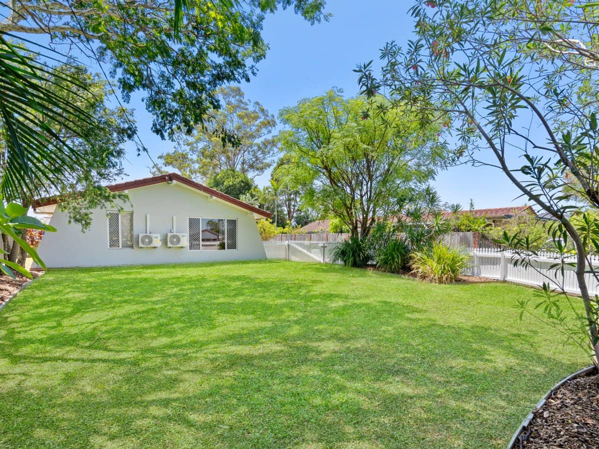 75 Barron Road, BIRKDALE - Thumbnail 2