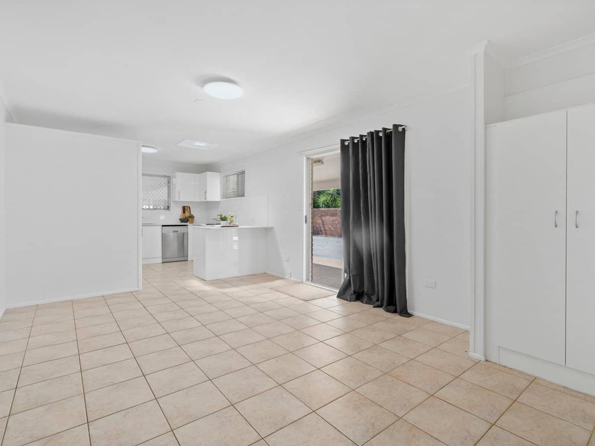 75 Barron Road, BIRKDALE - Thumbnail 4