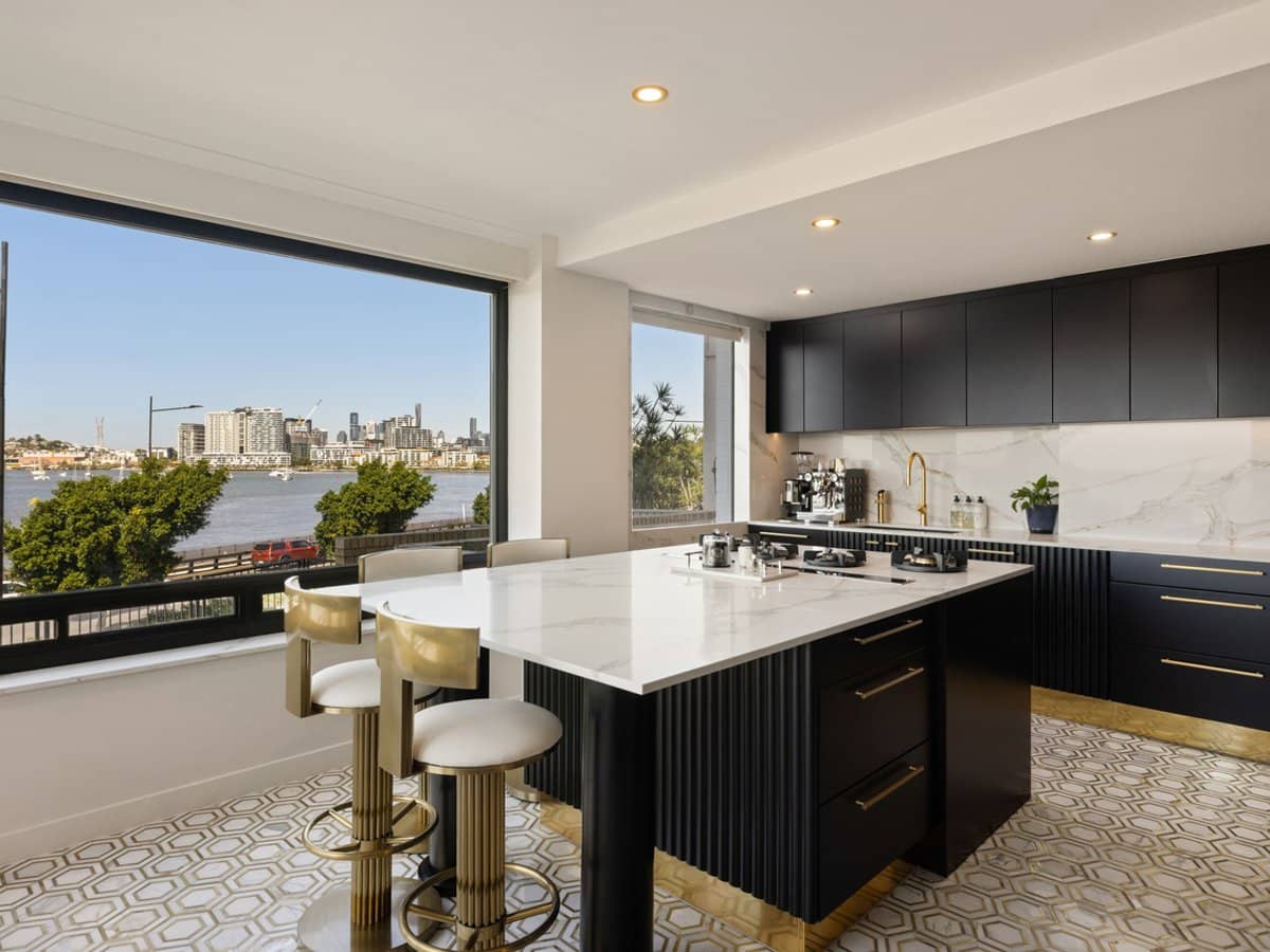 11 Hillside Crescent, Hamilton - Thumbnail 3