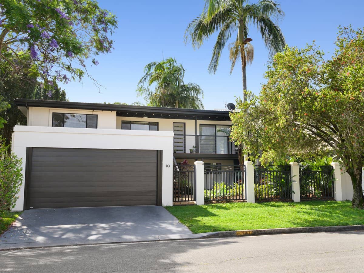 10 Joseph Street, RUNAWAY BAY - Thumbnail 1