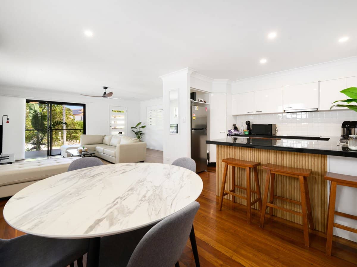 10 Joseph Street, RUNAWAY BAY - Thumbnail 6