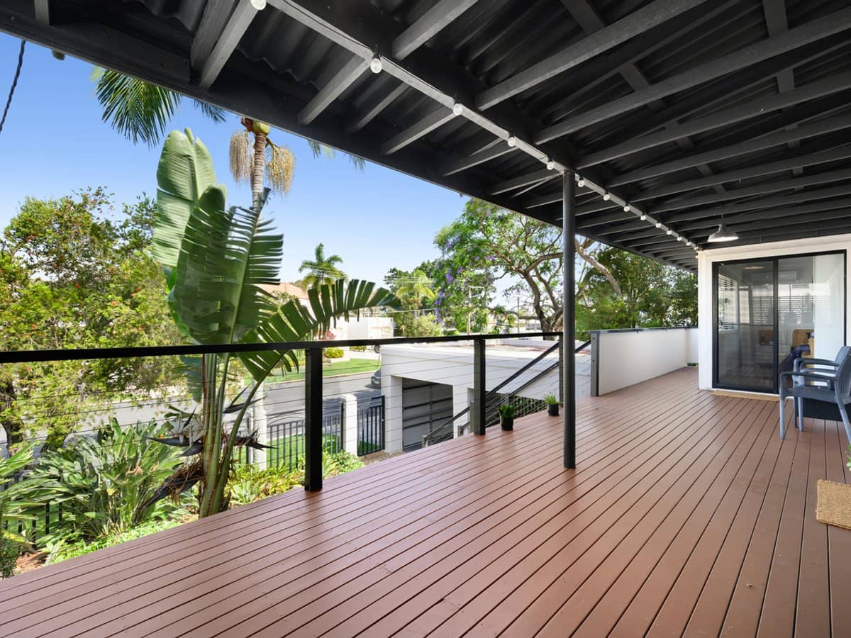 10 Joseph Street, RUNAWAY BAY - Thumbnail 7