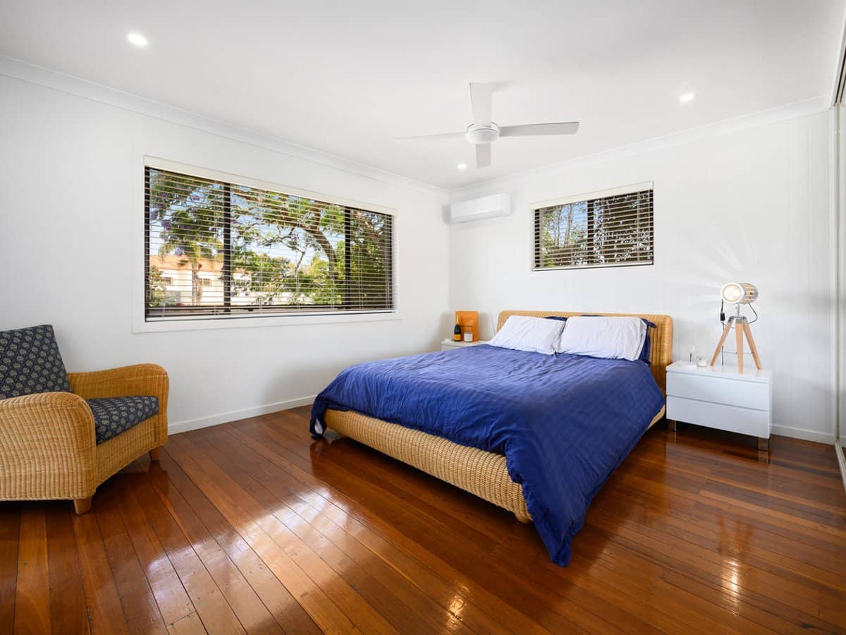 10 Joseph Street, RUNAWAY BAY - Thumbnail 8