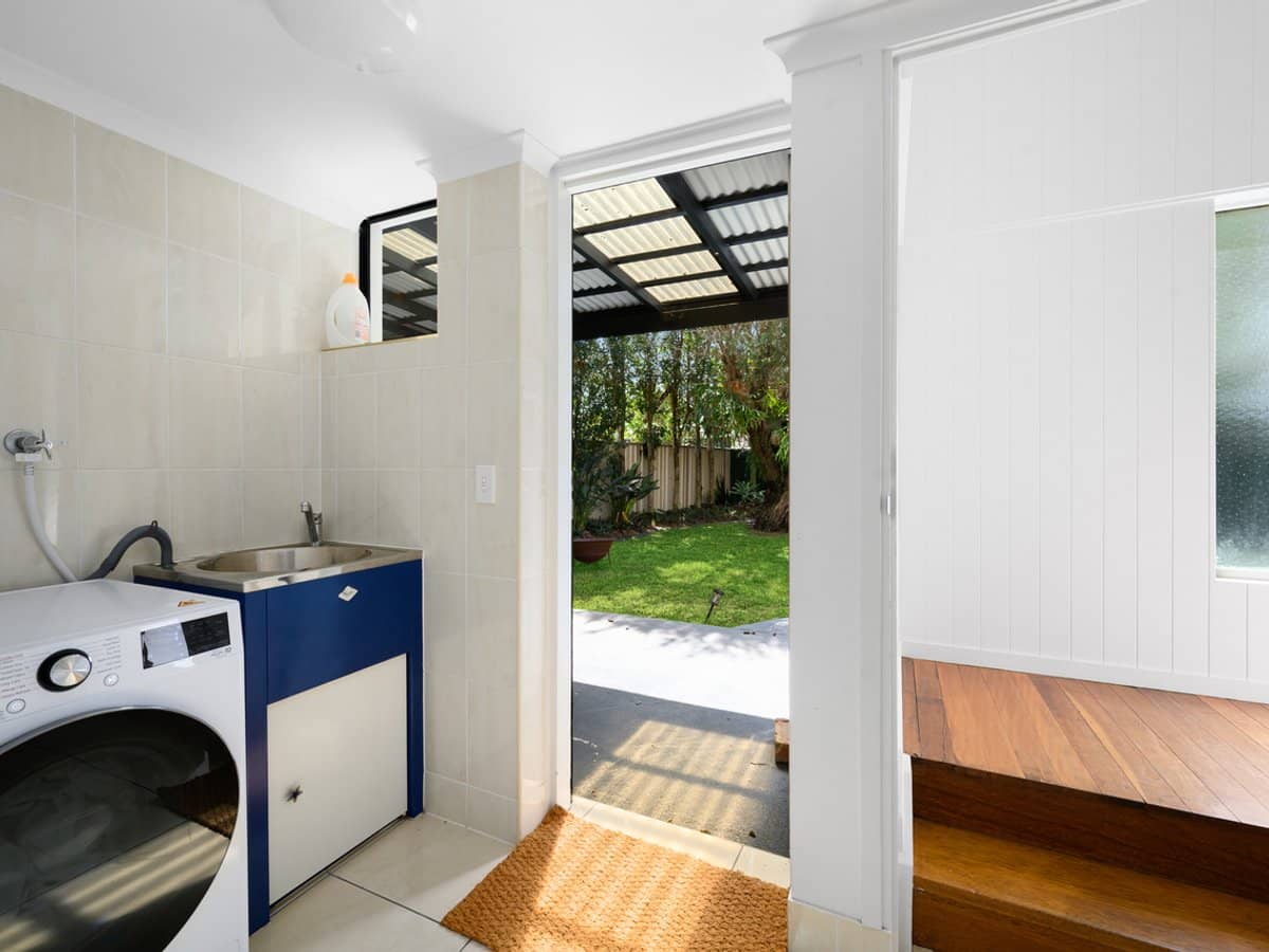 10 Joseph Street, RUNAWAY BAY - Thumbnail 12