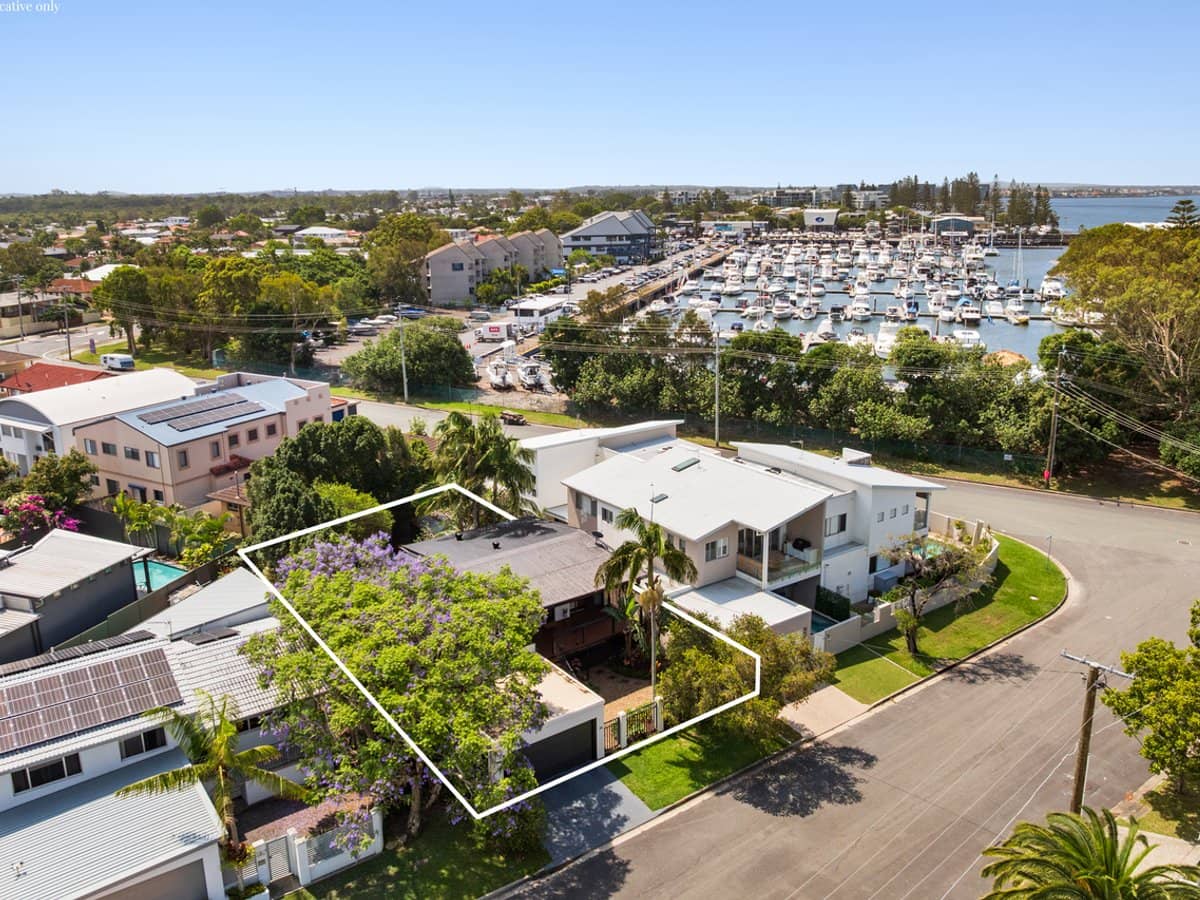 10 Joseph Street, RUNAWAY BAY - Thumbnail 18