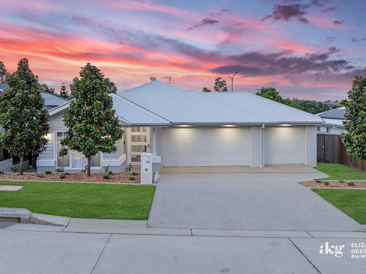 25 Teal Circuit, Greenbank - Thumbnail 1