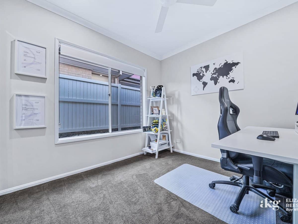 25 Teal Circuit, Greenbank - Thumbnail 16