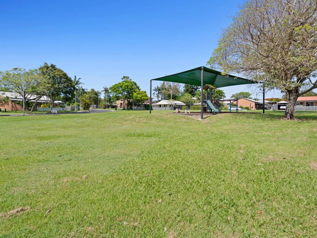 22 Banks Crescent, WYNNUM WEST - Thumbnail 15