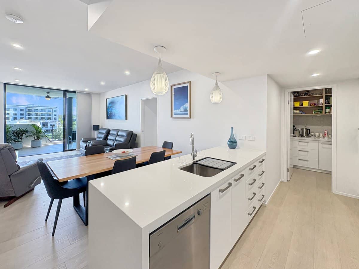 2 Bright Place, BIRTINYA - Thumbnail 2