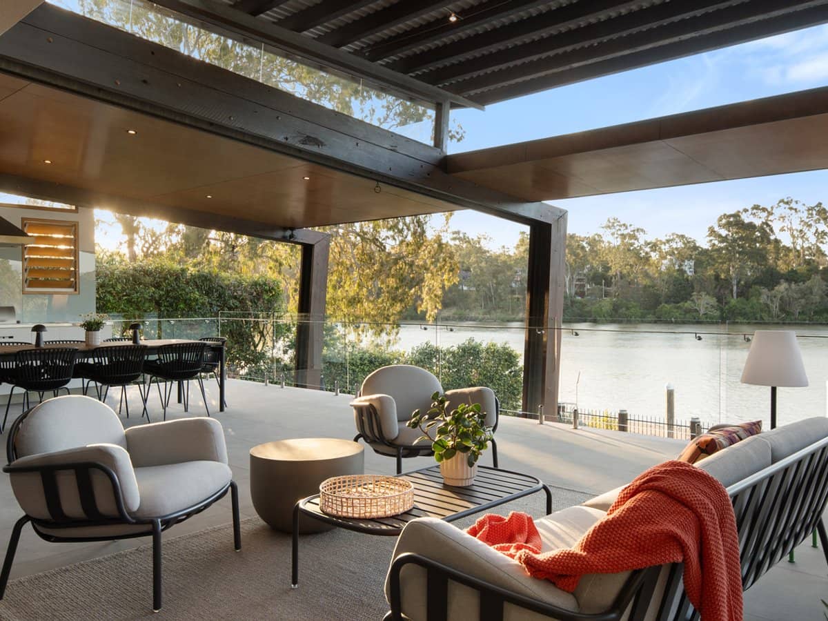 359 Brisbane Corso, YERONGA - Thumbnail 1