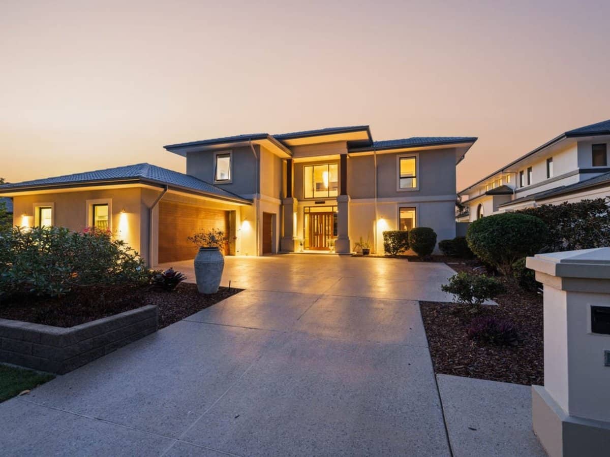 2505 Cressbrook Drive, Hope Island - Thumbnail 2