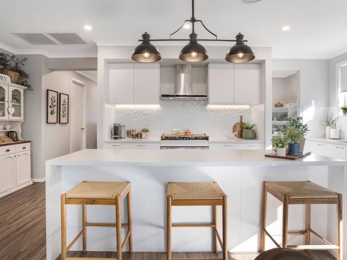 28 Explorers Road, White Rock - Thumbnail 15