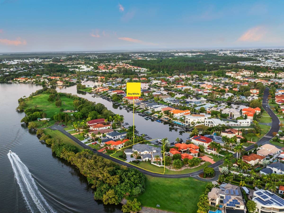 1153 Rosebank Way West, Hope Island - Thumbnail 1