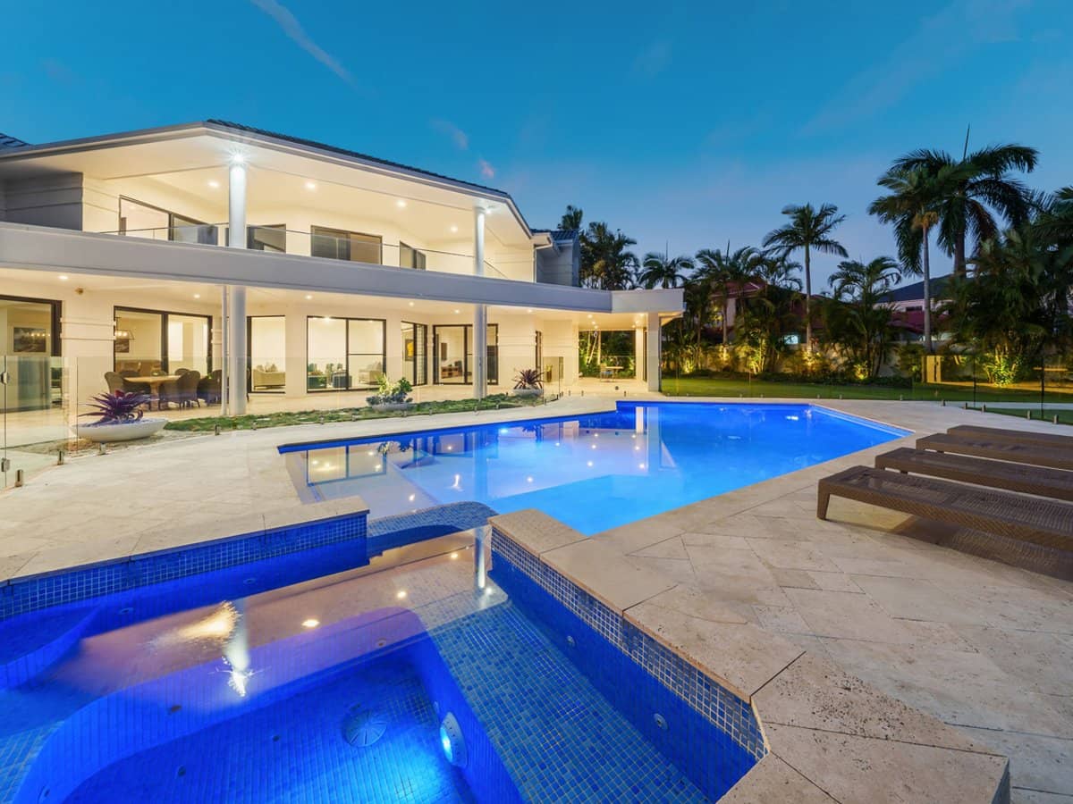 1153 Rosebank Way West, Hope Island - Thumbnail 2