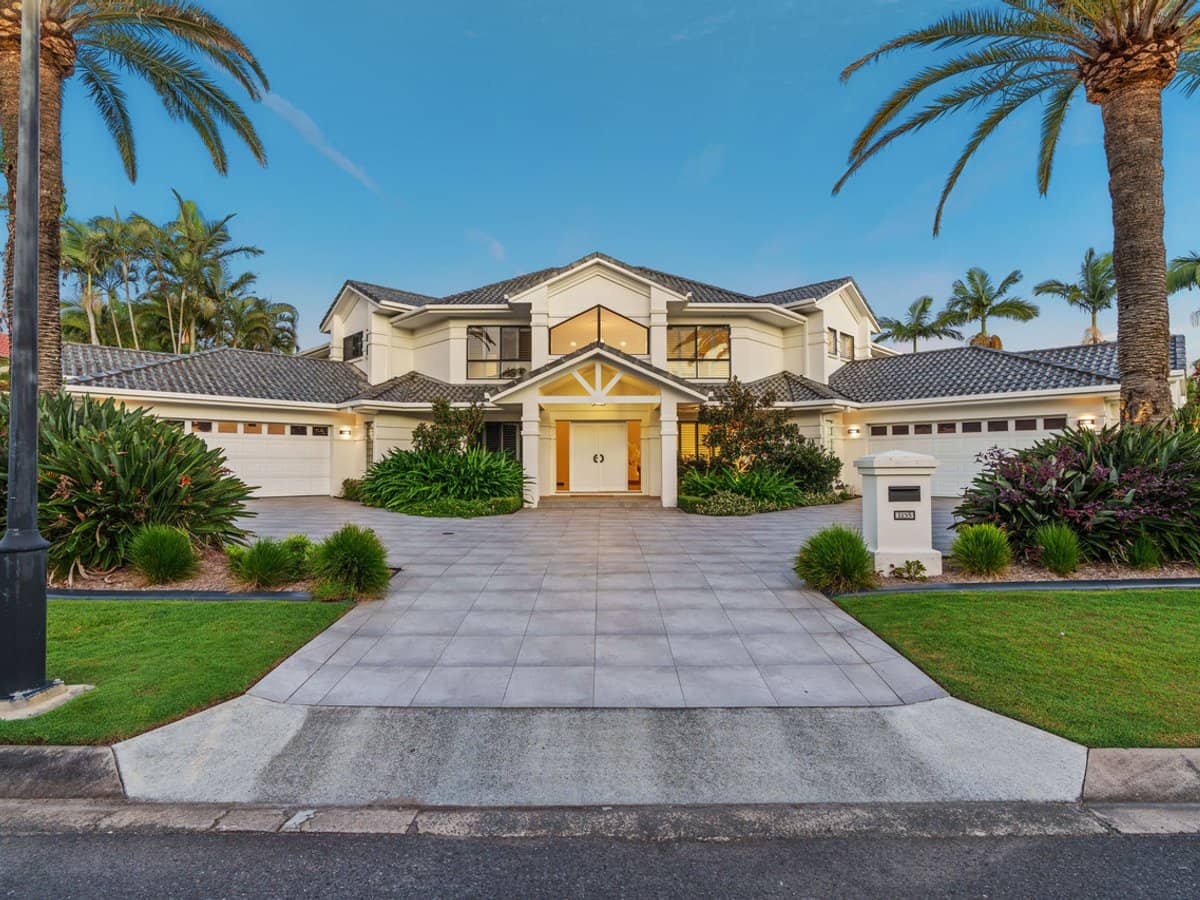 1153 Rosebank Way West, Hope Island - Thumbnail 3