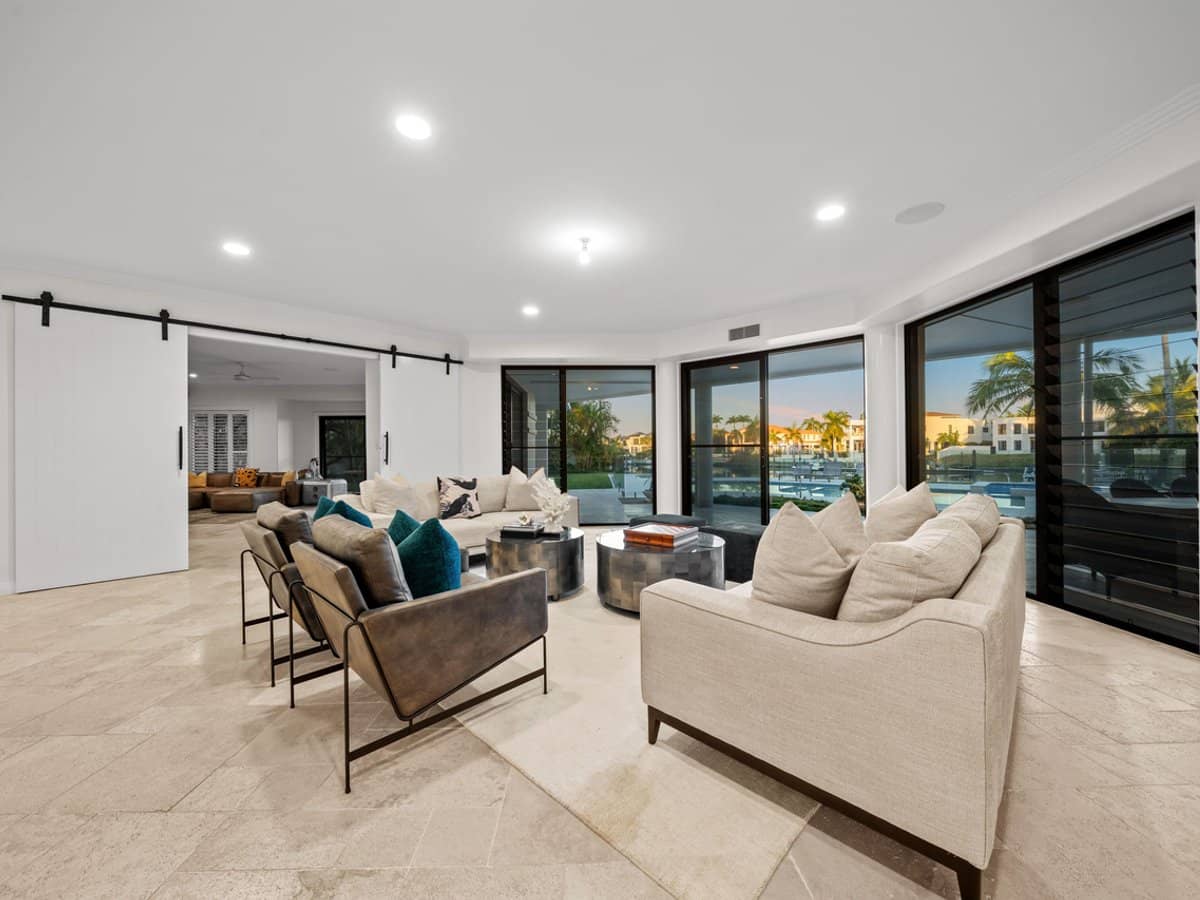 1153 Rosebank Way West, Hope Island - Thumbnail 17