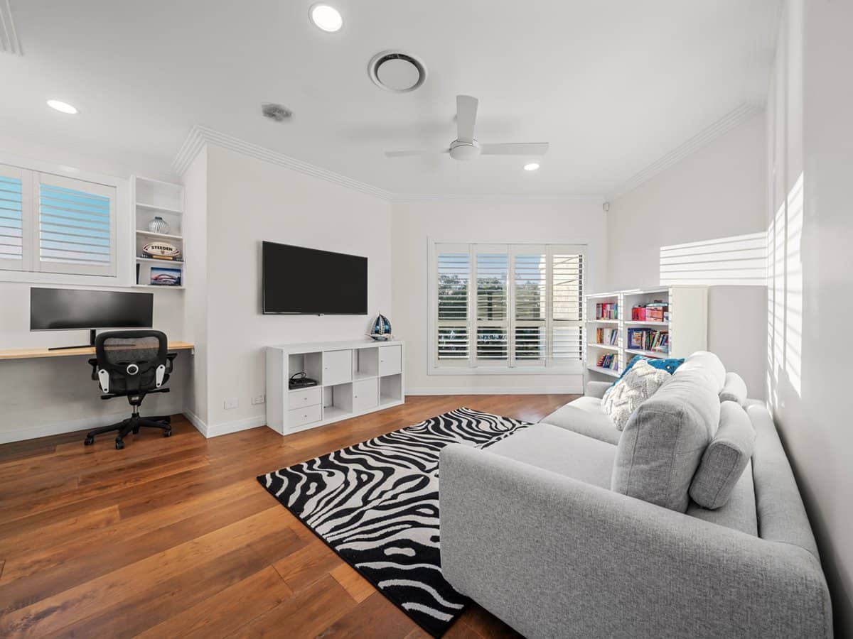 1153 Rosebank Way West, Hope Island - Thumbnail 23