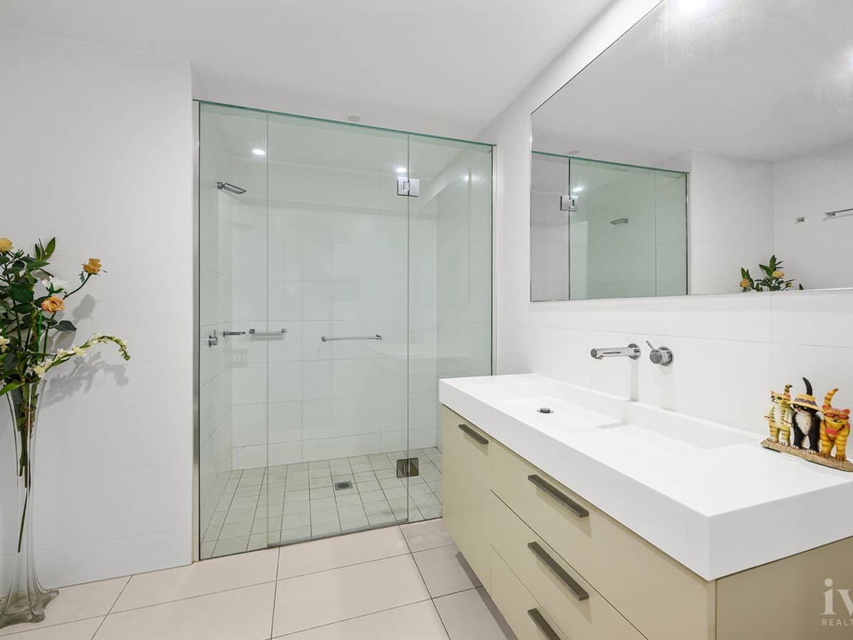 31602/2 Ephraim Island, Paradise Point - Thumbnail 16