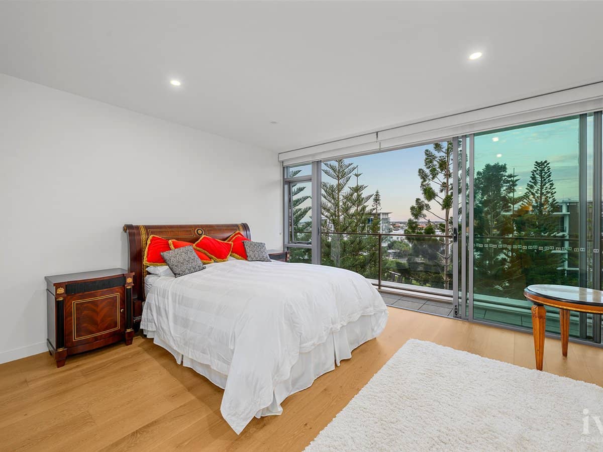 31602/2 Ephraim Island, Paradise Point - Thumbnail 17