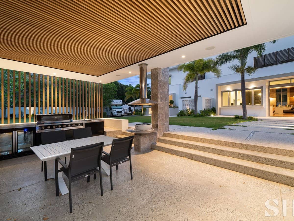 1019 Edgecliff Drive, Sanctuary Cove - Thumbnail 3