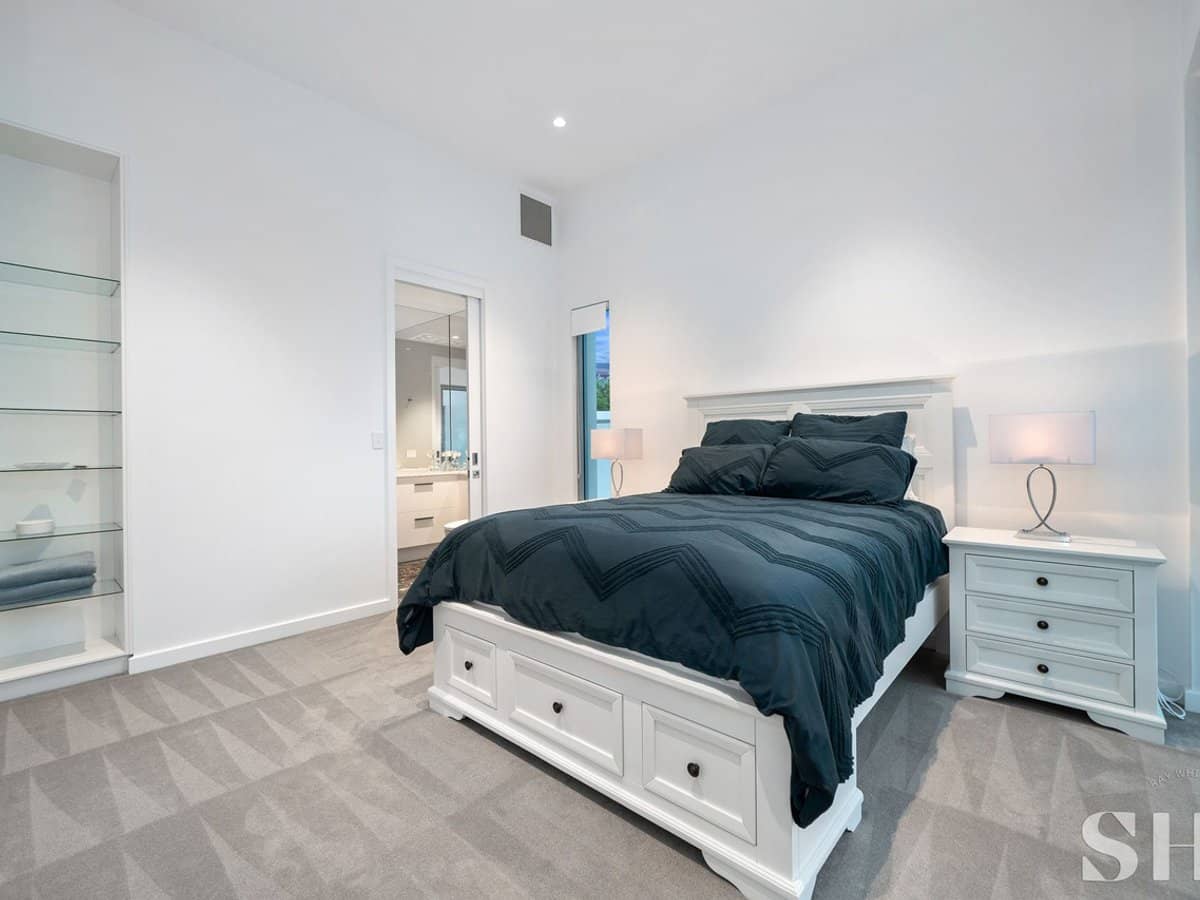 1019 Edgecliff Drive, Sanctuary Cove - Thumbnail 16