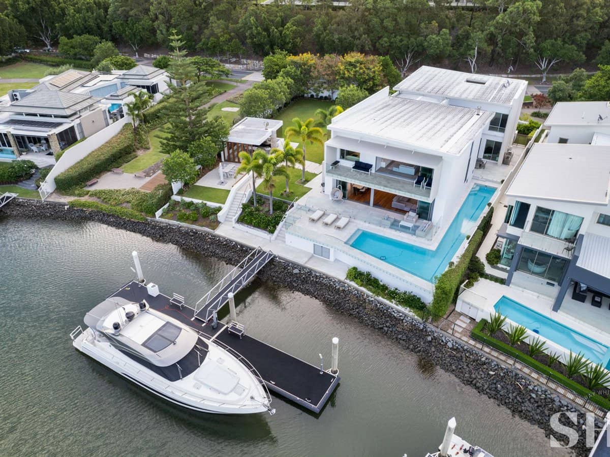 1019 Edgecliff Drive, Sanctuary Cove - Thumbnail 23