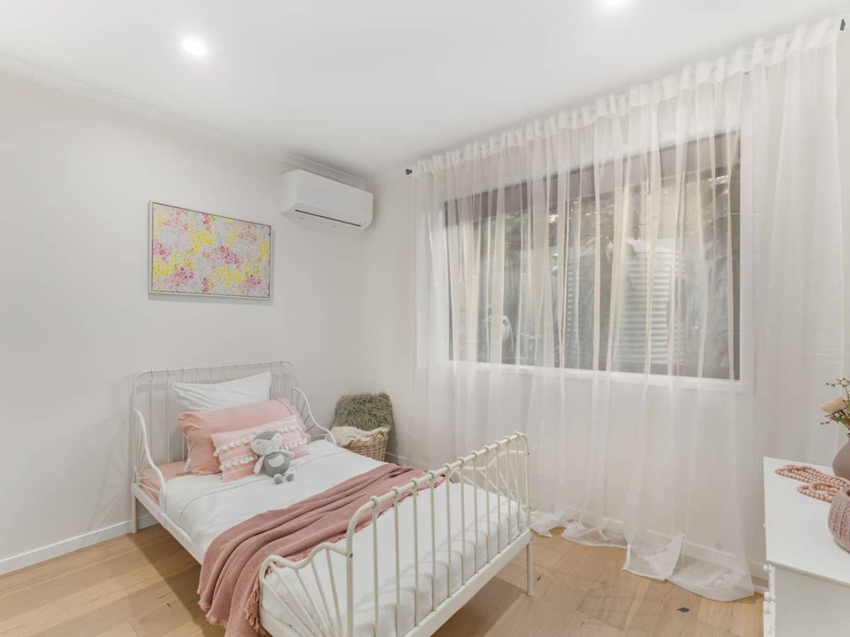 62 Radiata Street, Hillcrest - Thumbnail 9